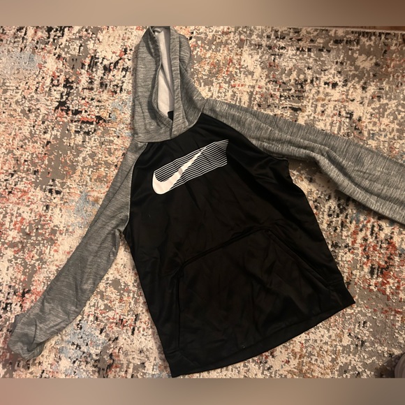 Nike Pullover - Picture 3 of 7